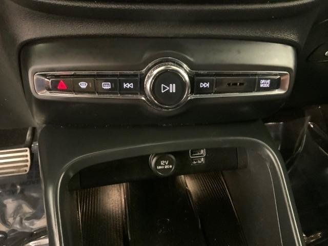 Used 2020 Volvo XC40 T5 R-Design AWD/4WD image 16