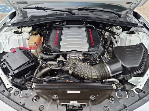 Used 2020 Chevrolet Camaro LT RWD image 29