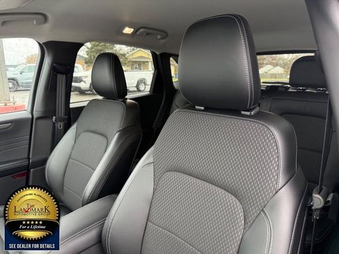 Used 2024 Ford Escape SE image 9