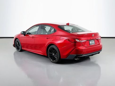 Used 2025 Toyota Camry SE w/ Convenience Package FWD image 5