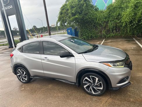 Used 2019 Honda HR-V Sport image 6