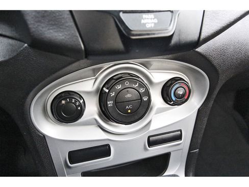 Used 2019 Ford Fiesta SE image 25