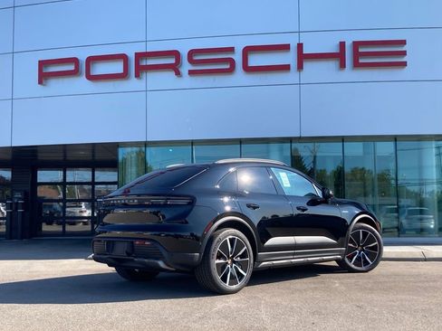 New 2025 Porsche Macan 4S Electric image 14
