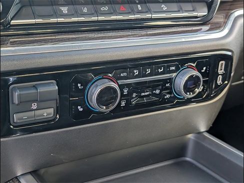 Used 2025 Chevrolet Silverado 2500 LT image 15