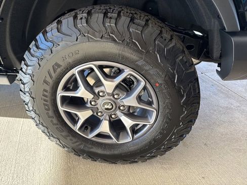 New 2025 Ford Bronco Badlands image 39