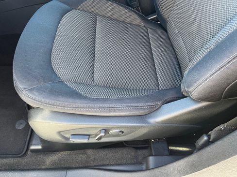 Used 2018 Ford Explorer XLT image 13