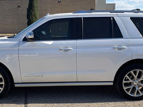 Used 2019 Ford Expedition Platinum image 6