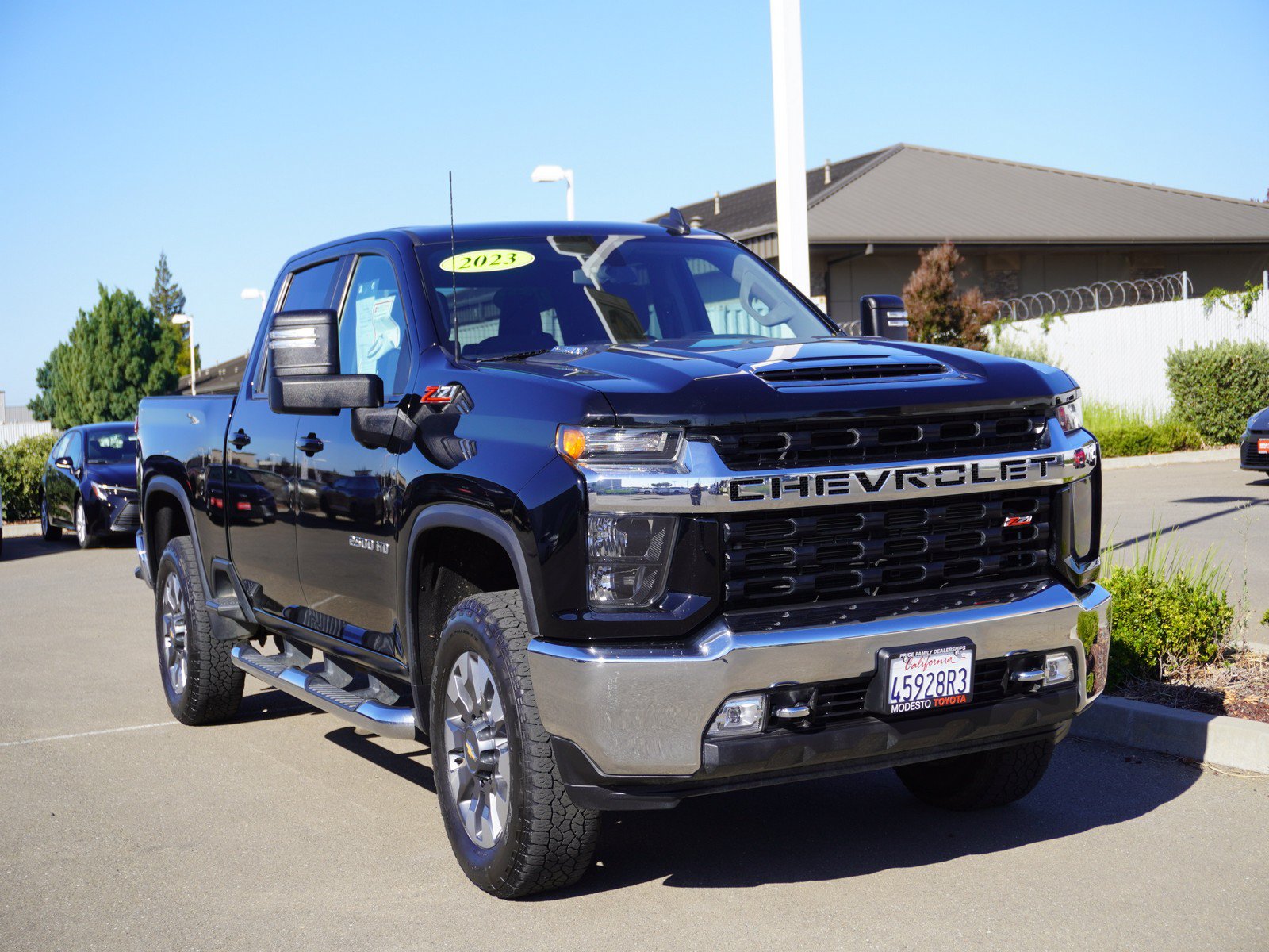 Used 2023 Chevrolet Silverado 2500 LT AWD/4WD image 1