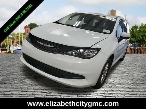 Used 2023 Chrysler Voyager LX FWD image 1