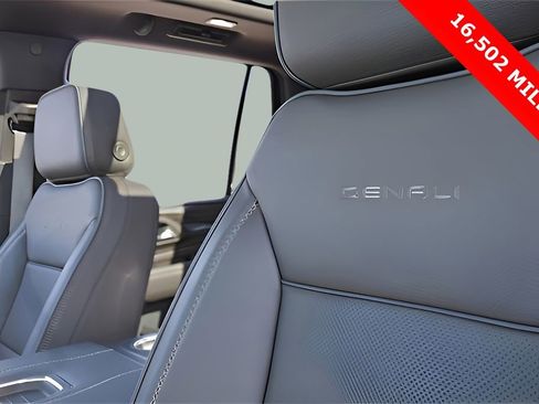 Used 2024 GMC Yukon Denali image 31