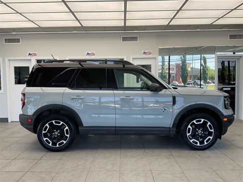 Used 2024 Ford Bronco Sport Outer Banks w/ Tech Package AWD/4WD image 4