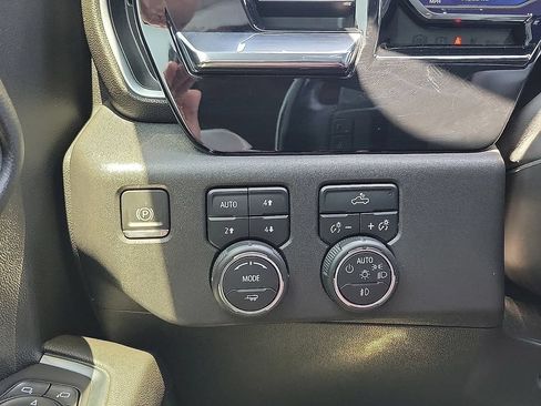 Used 2022 Chevrolet Silverado 1500 RST w/ Diesel Off-Road Package AWD/4WD image 13