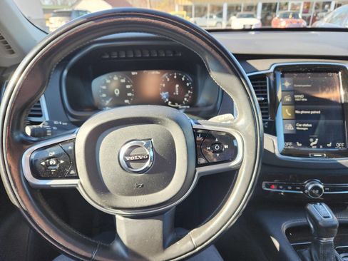 Used 2017 Volvo XC90 T6 Momentum w/ Vision Package image 10