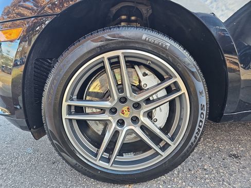 Used 2021 Porsche Macan Turbo image 34