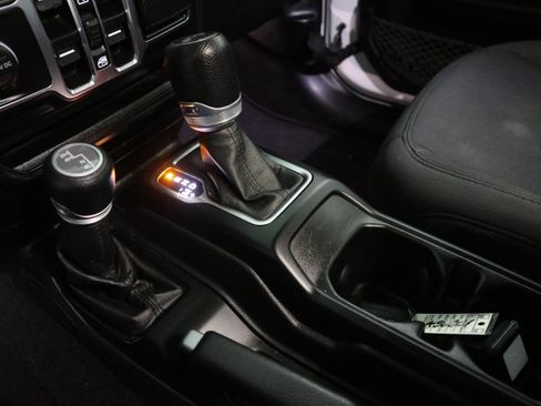 Used 2021 Jeep Wrangler Unlimited Sport image 27