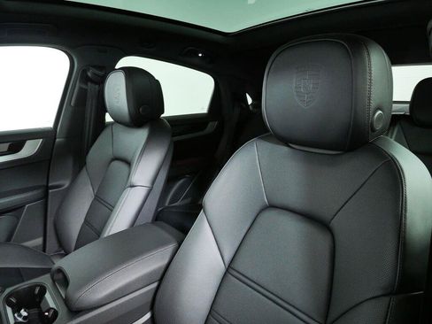 New 2026 Porsche Cayenne Coupe AWD/4WD image 5