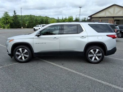 Certified 2020 Chevrolet Traverse LT w/ LT Premium Package FWD image 8