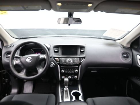 Used 2019 Nissan Pathfinder S FWD image 18