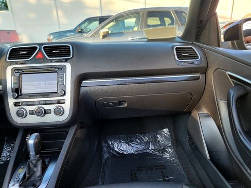 Used 2013 Volkswagen Eos Komfort image 35