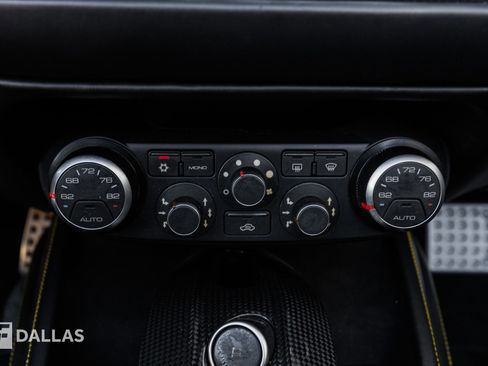 Used 2015 Ferrari California T image 30