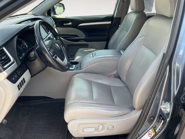 Used 2018 Toyota Highlander XLE AWD/4WD image 10
