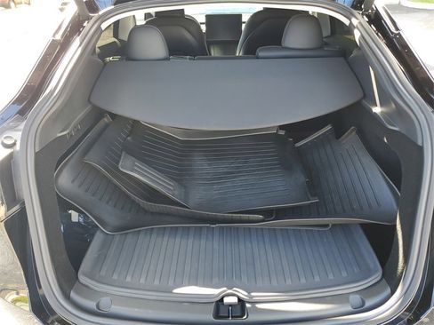 Used 2024 Tesla Model Y Performance image 8