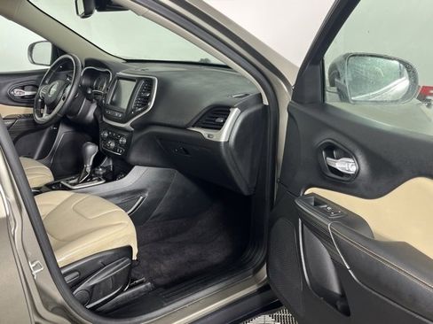 Used 2016 Jeep Cherokee Limited w/ Luxury Group image 30