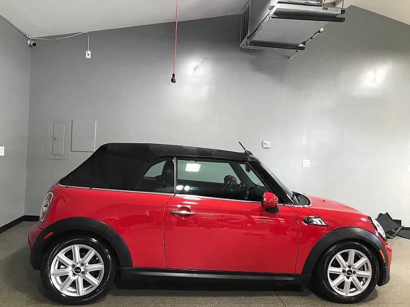 Used 2013 MINI Cooper S w/ Technology Pkg 2 FWD image 4