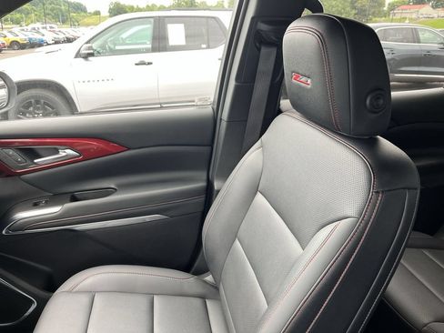 Used 2025 Chevrolet Traverse Z71 w/ Enhanced Driving Package AWD/4WD image 24