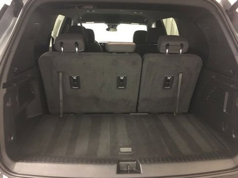 Used 2025 Chevrolet Traverse LT image 13