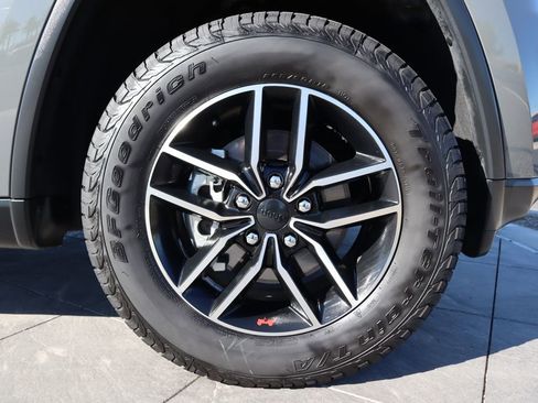 Used 2019 Jeep Grand Cherokee Trailhawk image 31