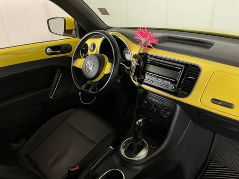 Used 2012 Volkswagen Beetle 2.5 FWD image 21