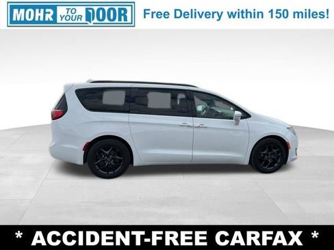 Used 2020 Chrysler Pacifica Limited w/ S Appearance Package image 6