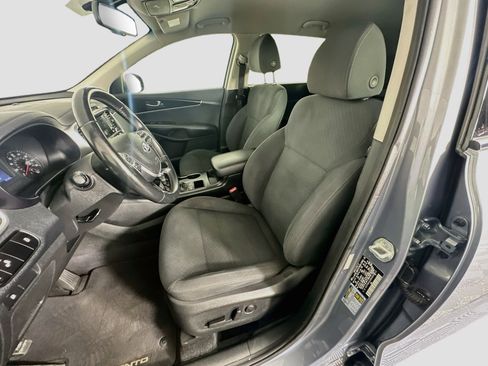 Used 2019 Kia Sorento FWD image 13