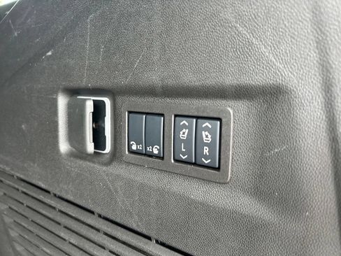 Used 2025 Chevrolet Suburban RST w/ Comfort Package RWD image 46