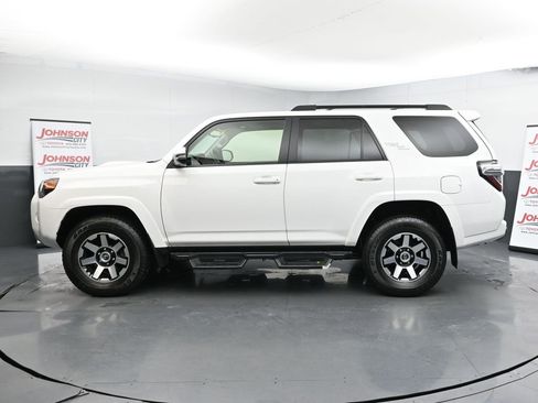 Used 2022 Toyota 4Runner TRD Off-Road Premium image 5