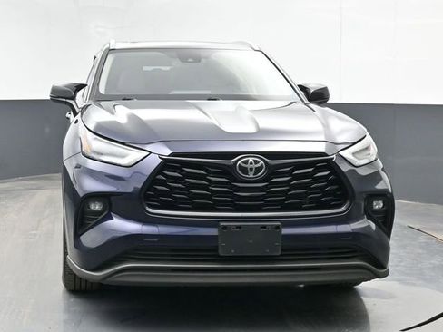 Used 2022 Toyota Highlander XLE image 4