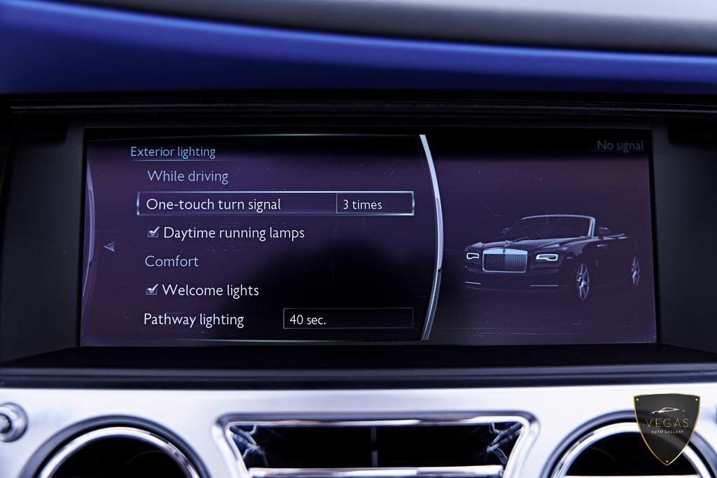 Used 2019 Rolls-Royce Dawn RWD image 86