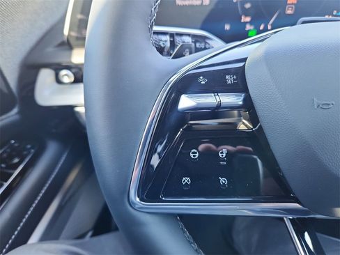 New 2026 Cadillac Optiq Luxury 2 image 15