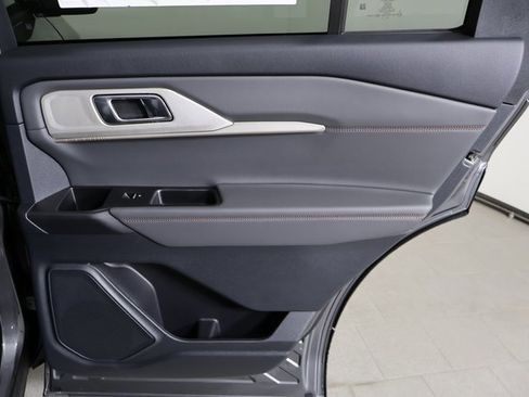 New 2026 Ford Explorer Active w/ Active Comfort Package image 12