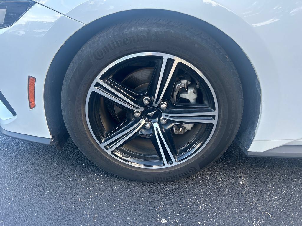 Used 2025 Ford Mustang Premium RWD image 30