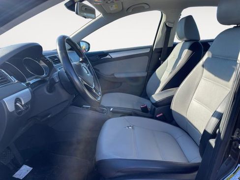 Used 2016 Volkswagen Jetta SEL Premium FWD image 9