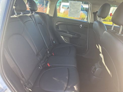 Used 2019 MINI Cooper Countryman w/ Premium Package image 21