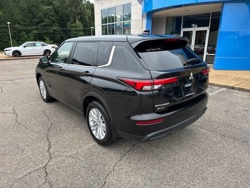 Used 2023 Mitsubishi Outlander ES AWD/4WD image 7