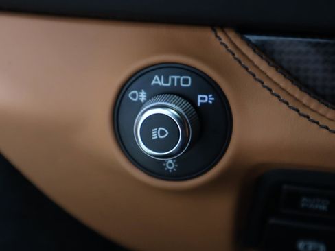 Used 2021 Ferrari F8 Tributo image 30