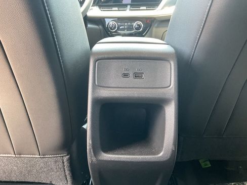 Used 2025 Chevrolet Trax LT FWD image 12