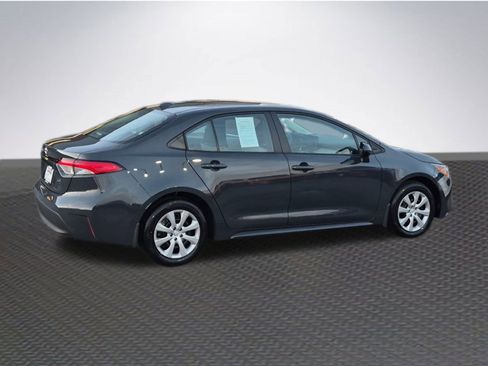 Used 2026 Toyota Corolla LE image 4