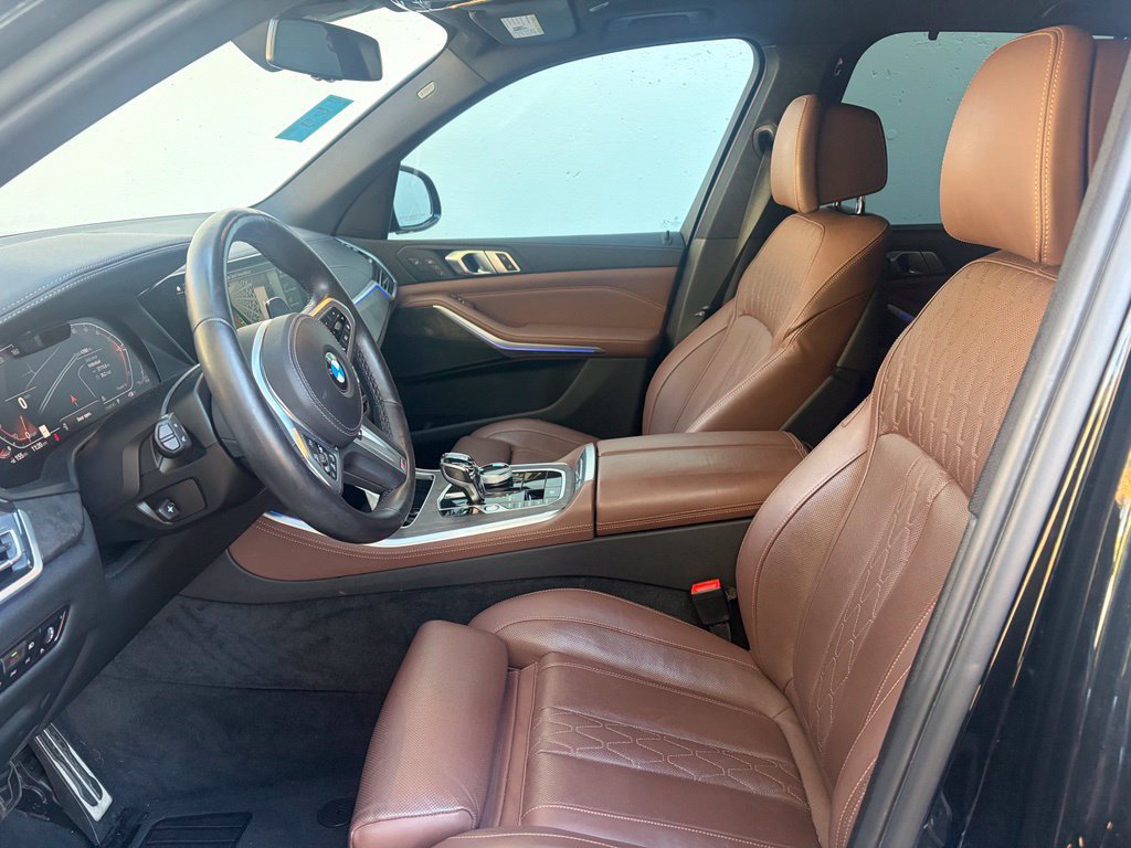 Used 2022 BMW X5 xDrive40i w/ M Sport Package AWD/4WD image 3