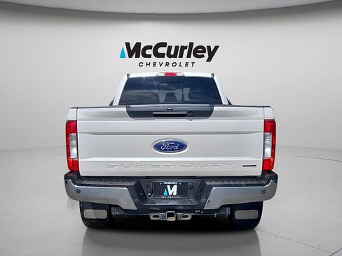 Used 2017 Ford F250 Lariat w/ Lariat Ultimate Package AWD/4WD image 6