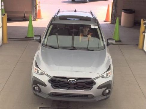 Used 2025 Subaru Crosstrek 2.0i Premium image 6